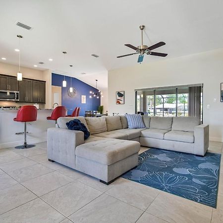 Centrally Located Cape Coral Oasis On Fresh Water Villa Exteriör bild